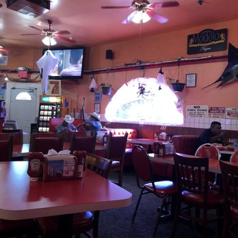 Mariscos Linda - Restaurant side clean. Bar side is in another room dark. - Mexican Near Me - Los Angeles, California Mariscos Linda - Restaurant side clean. Bar side is in another room dark. - Mexican Near Me - Los Angeles, California