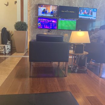 Turkish Airlines - Lounge TV's - Airlines Near Me - Dulles, Virginia