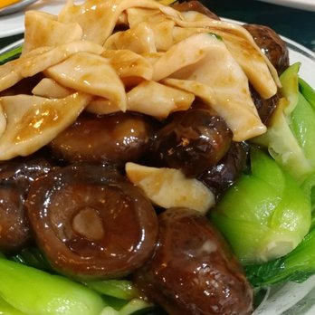 Sai Woo Garden Restaurant - Mushrooms with greens - Chinese Near Me - Edmonton, Alberta Sai Woo Garden Restaurant - Mushrooms with greens - Chinese Near Me - Edmonton, Alberta