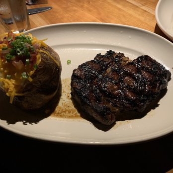 Houston's Restaurant - New American Near Me - Irvine, California