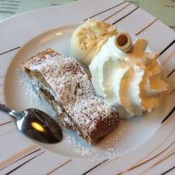 Gaststätte Waldheim - Apple strudel with cinnamon ice cream and whipped cream!