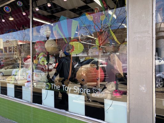 THE TOY STORE - 32 Photos & 33 Reviews - 936 Massachusetts St, Lawrence