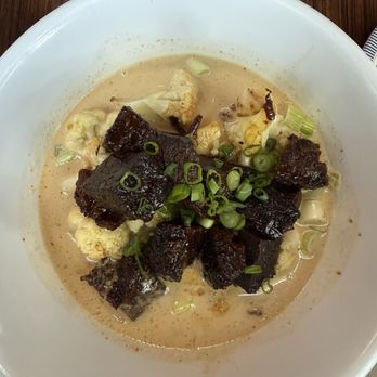 Eem - White Curry with Brisket Burnt Ends - Cocktail Bars Near Me - Portland, Oregon