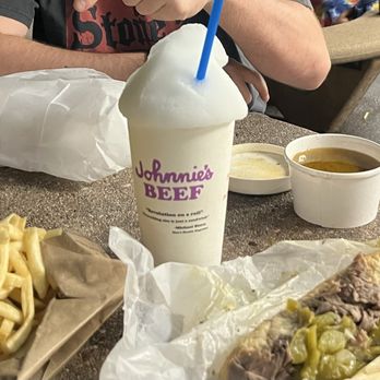 Johnnie's Beef - Sandwiches Near Me - Elmwood Park, Illinois Johnnie's Beef - Sandwiches Near Me - Elmwood Park, Illinois