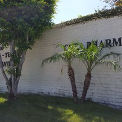Cura Pharmacy store front