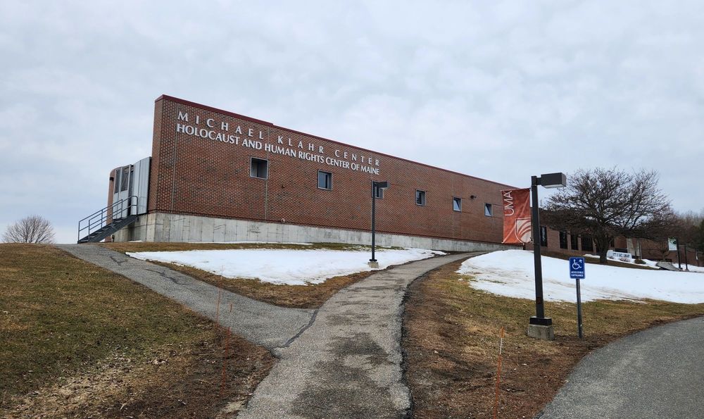 UNIVERSITY OF MAINE AT AUGUSTA visual data 8