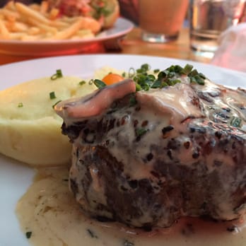 Haven Rooftop - Filet mignon - Lounges Near Me - New York, New York