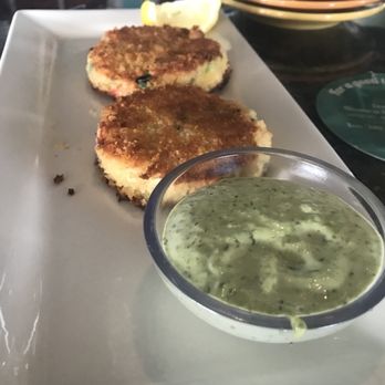 Bahama Breeze - Crab cakes - Bars Near Me - Miami, Florida