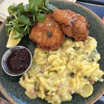 Ständige Vertretung - Chicken with warm potato salad was good. - German Near Me - Berlin, BE