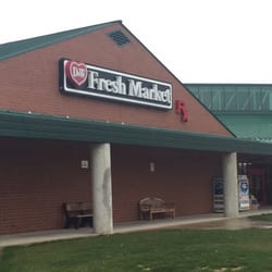 D&W Fresh Market - Outside Logo