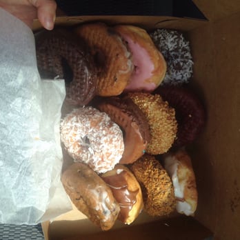 County Donuts - Bakeries Near Me - Schaumburg, Illinois