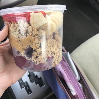 Rio Açai Bowls - Not the same as downtown. 1/3 empty. 60% granola. - Poke Near Me - Bakersfield, California Rio Açai Bowls - Not the same as downtown. 1/3 empty. 60% granola. - Poke Near Me - Bakersfield, California