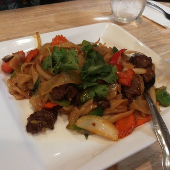 Basil & Co - Drunken Noodles Beef - Thai Near Me - Diamond Bar, California