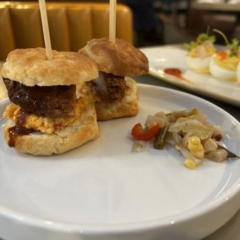 Dovetail Bar & Restaurant - Nashville Sliders - New American Near Me - Washington, DC, District of Columbia