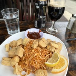 Tofu Pad Thai. Simple, good and cheap.