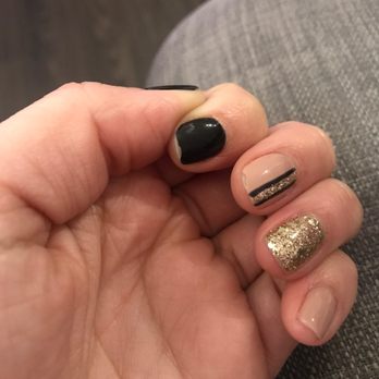 Aura Day Spa - Chipping on pointer and middle finger three days after getting them done. - Day Spas Near Me - Arlington, Virginia Aura Day Spa - Chipping on pointer and middle finger three days after getting them done. - Day Spas Near Me - Arlington, Virginia
