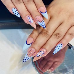 UT Nails & Spa - 2528