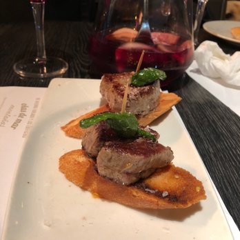 Ciutat Comtal - Tenderloin with a pepper - Tapas Bars Near Me - Barcelona, B