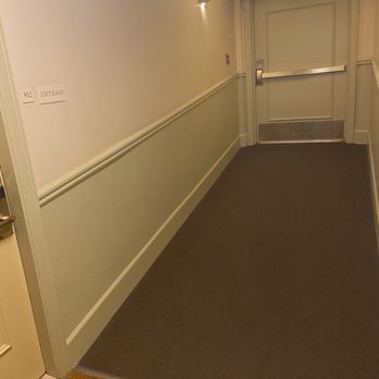 Ashland Springs Hotel - Look at this ramp! Be careful with your luggage trolley! - Hotels Near Me - Ashland, Oregon Ashland Springs Hotel - Look at this ramp! Be careful with your luggage trolley! - Hotels Near Me - Ashland, Oregon