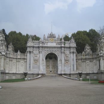 Dolmabahçe Sarayı - Landmarks & Historical Buildings Near Me - Istanbul, 34