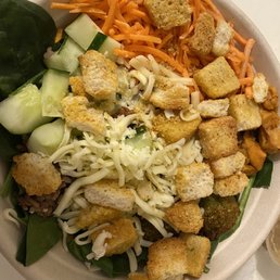 My custom salad with falafel!