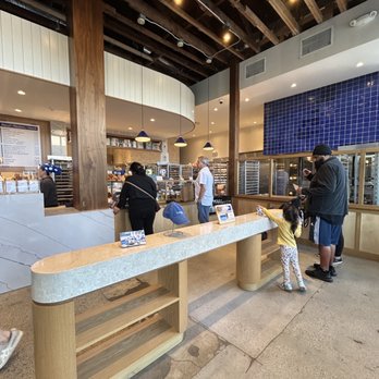 Levain Bakery - Inside - Bakeries Near Me - Los Angeles, California Levain Bakery - Inside - Bakeries Near Me - Los Angeles, California
