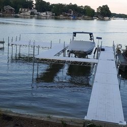 B & R Boatlift & Docks
