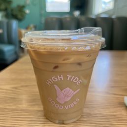 Iced vanilla latte