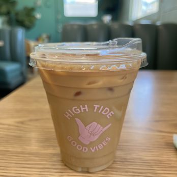 High Tide Coffee - Iced vanilla latte - Coffee & Tea Near Me - San Clemente, California