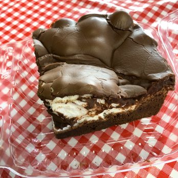 Regina's Kitchen - Mississippi mud cake - Sandwiches Near Me - Mobile, Alabama