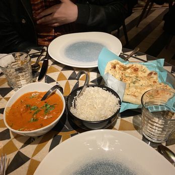 Masala Zone Soho - Butter Chicken Steamed Rice Garlic Naan - Indian Near Me - London, XGL Masala Zone Soho - Butter Chicken Steamed Rice Garlic Naan - Indian Near Me - London, XGL