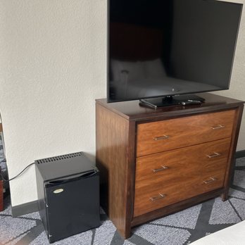 DoubleTree by Hilton Hotel & Suites Pittsburgh Downtown - Television and small fridge - Hotels Near Me - Pittsburgh, Pennsylvania
