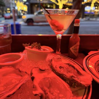 Jake's Famous Crawfish - Martini and oysters - Seafood Near Me - Portland, Oregon
