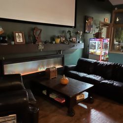 Gingerz Sportz Pub And Grill - Interior