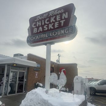 Dell Rhea's Chicken Basket - Dell Rhea's Chicken Basket is a great stop on old Route 66! - American Near Me - Willowbrook, Illinois