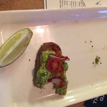 Earls Kitchen + Bar - Canadian (New) Near Me - Mississauga, Ontario