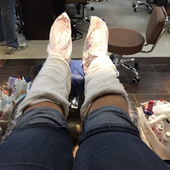Dainty Nails and Spa - Nail Salons Near Me - Altamonte Springs, Florida
