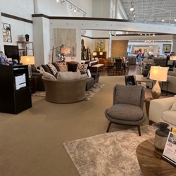 Rooms To Go - Lots of furniture