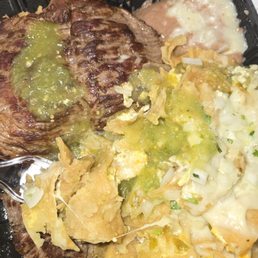 Steak chillaquilles with chewy steak Steak chillaquilles with chewy steak