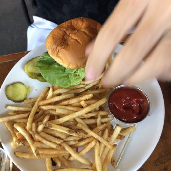 Grey Lady - Crispy chicken sandwhich - Seafood Near Me - New York, New York