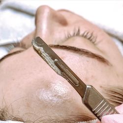 Nakie Face - Dermaplaning