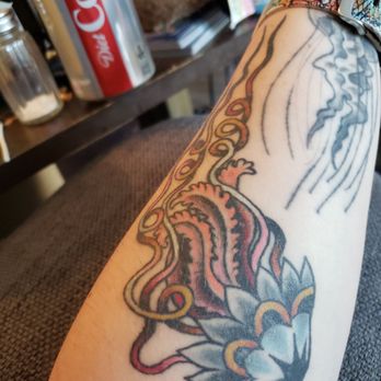 Temple Tattoo - Jellyfish by Heath! - Tattoo Near Me - Oakland, California Temple Tattoo - Jellyfish by Heath! - Tattoo Near Me - Oakland, California
