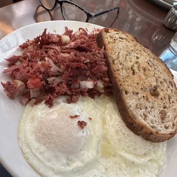 Cafe Genevieve - Corned beef hash - Breakfast & Brunch Near Me - Jackson, Wyoming Cafe Genevieve - Corned beef hash - Breakfast & Brunch Near Me - Jackson, Wyoming