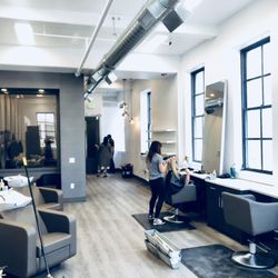 Kulør Salon + Blow Dry Bar - Salon view