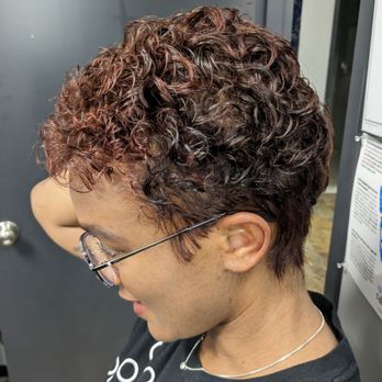 Studio 4:13 - Short and curly hair style for women - Hair Salons Near Me - Pearland, Texas Studio 4:13 - Short and curly hair style for women - Hair Salons Near Me - Pearland, Texas