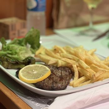 Trem velho Cascais - Sirloin - Portuguese Near Me - Cascais, 11 Trem velho Cascais - Sirloin - Portuguese Near Me - Cascais, 11