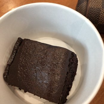 Cold Stone Creamery - Brownie on the side. Moist! - Ice Cream & Frozen Yogurt Near Me - Woodridge, Illinois