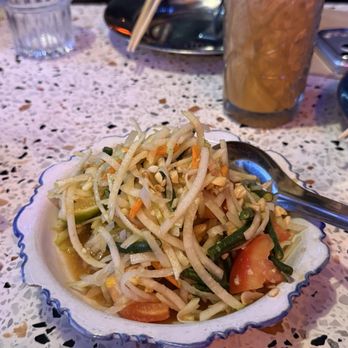 Kin Len Thai Night Bites - Thai Papaya Salad - Thai Near Me - Seattle, Washington