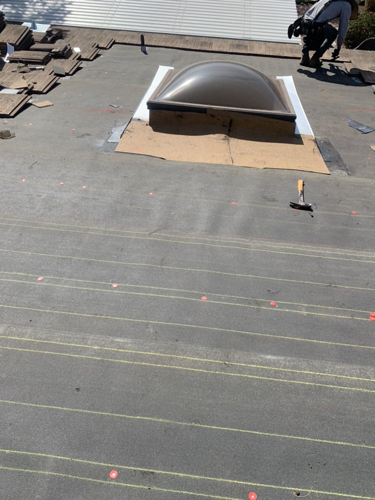 Slide of Aqua MG Roofing and Painting