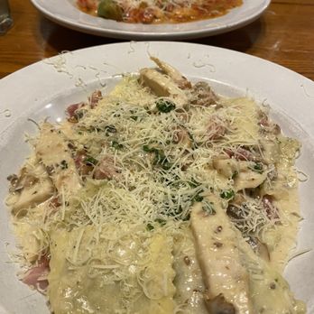 The Old Spaghetti Factory - Chicken Alfredo ravioli  Tortellini Pomodoro - Italian Near Me - Whistler, British Columbia